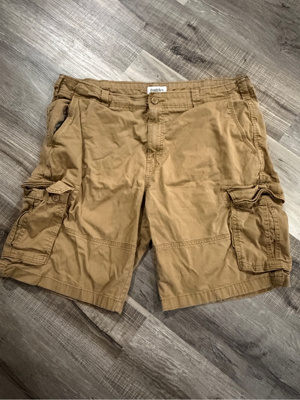 Goodfellow & Co Men’s Size 40 Tan Khaki Cargo Shorts Utility Pockets